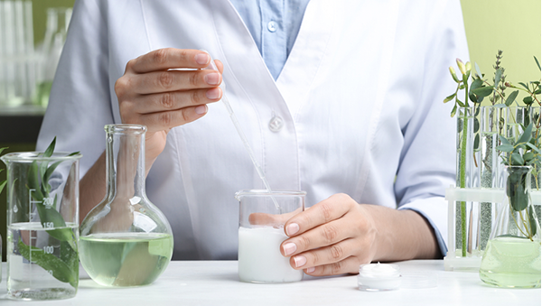 Rehab Bio Cosmetics - Nos spécialistes dans nos laboratoires accrédités - Pourquoi 1